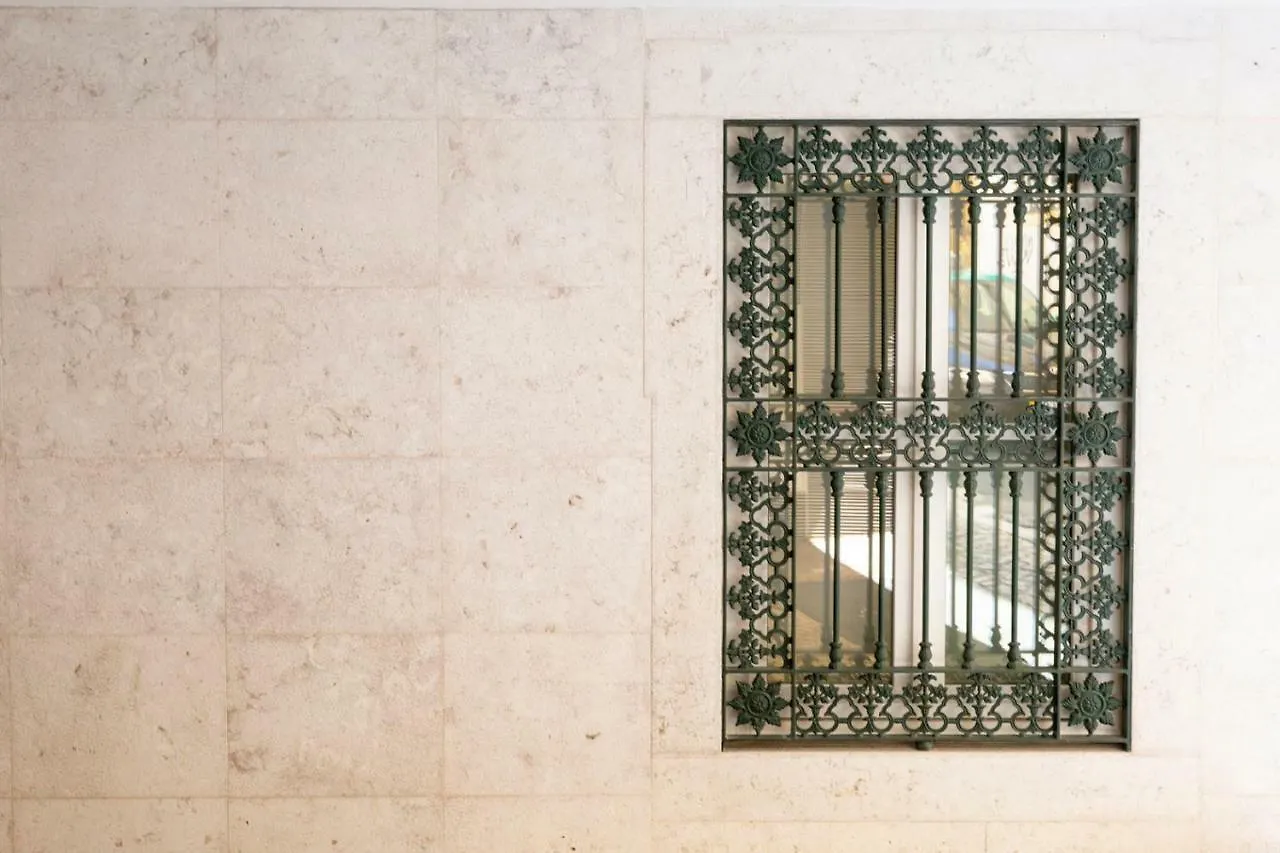 Altido Bright And Elegant 1Br Home With Workspace And Huge Terrace In Pena, Close By Viewpoint Lisboa