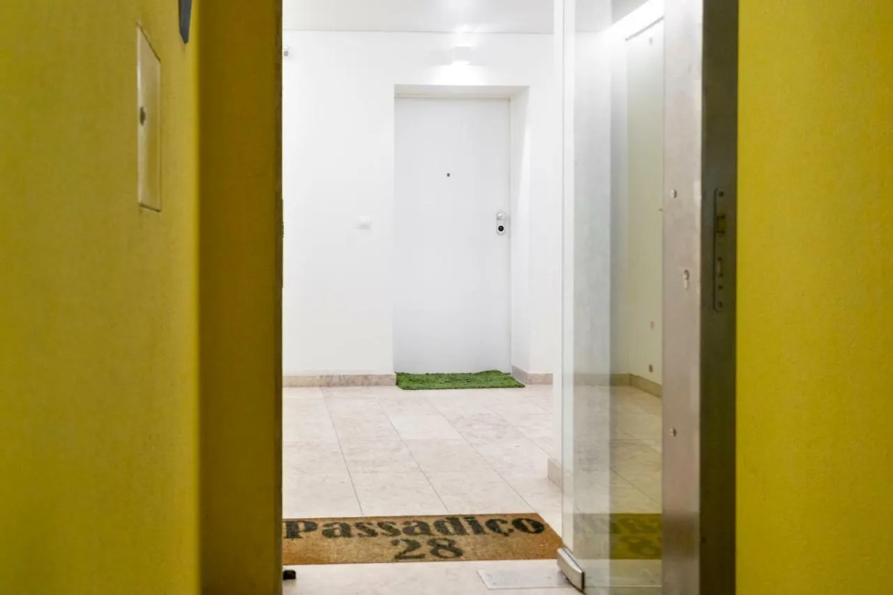 شقة Lisboa Altido Bright And Elegant 1Br Home With Workspace And Huge Terrace In Pena, Close By Viewpoint