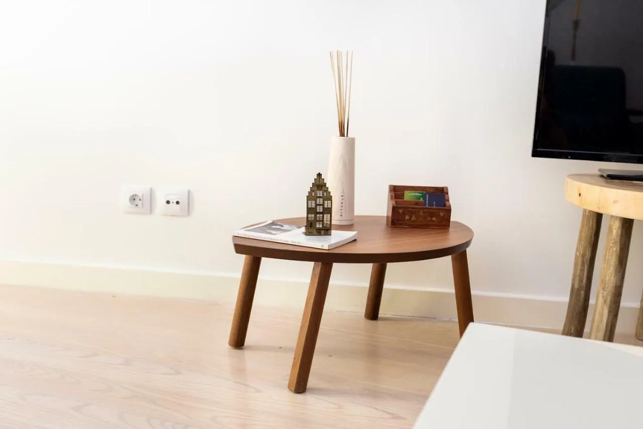 Lisboa Altido Bright And Elegant 1Br Home With Workspace And Huge Terrace In Pena, Close By Viewpoint