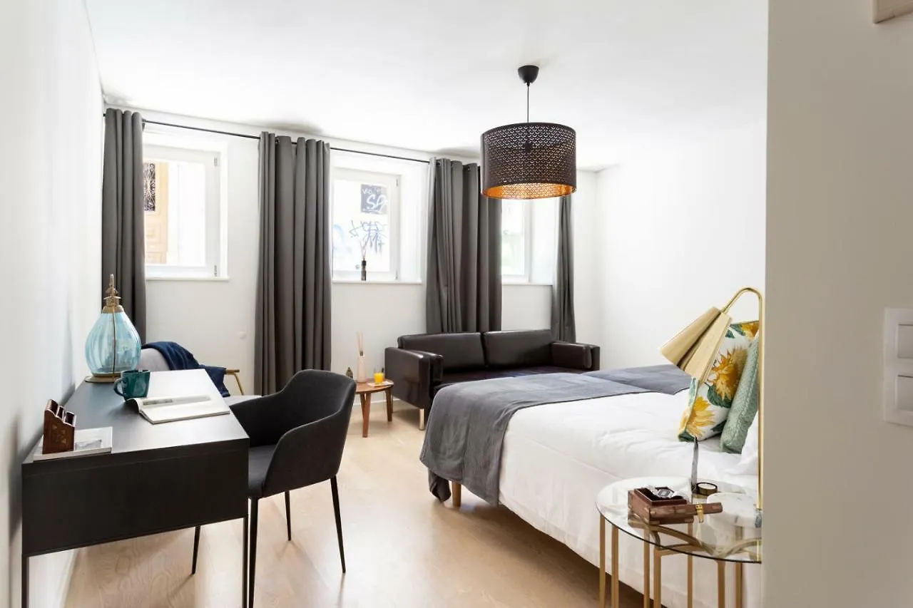Lisboa Altido Bright And Elegant 1Br Home With Workspace And Huge Terrace In Pena, Close By Viewpoint 0*,  البرتغال