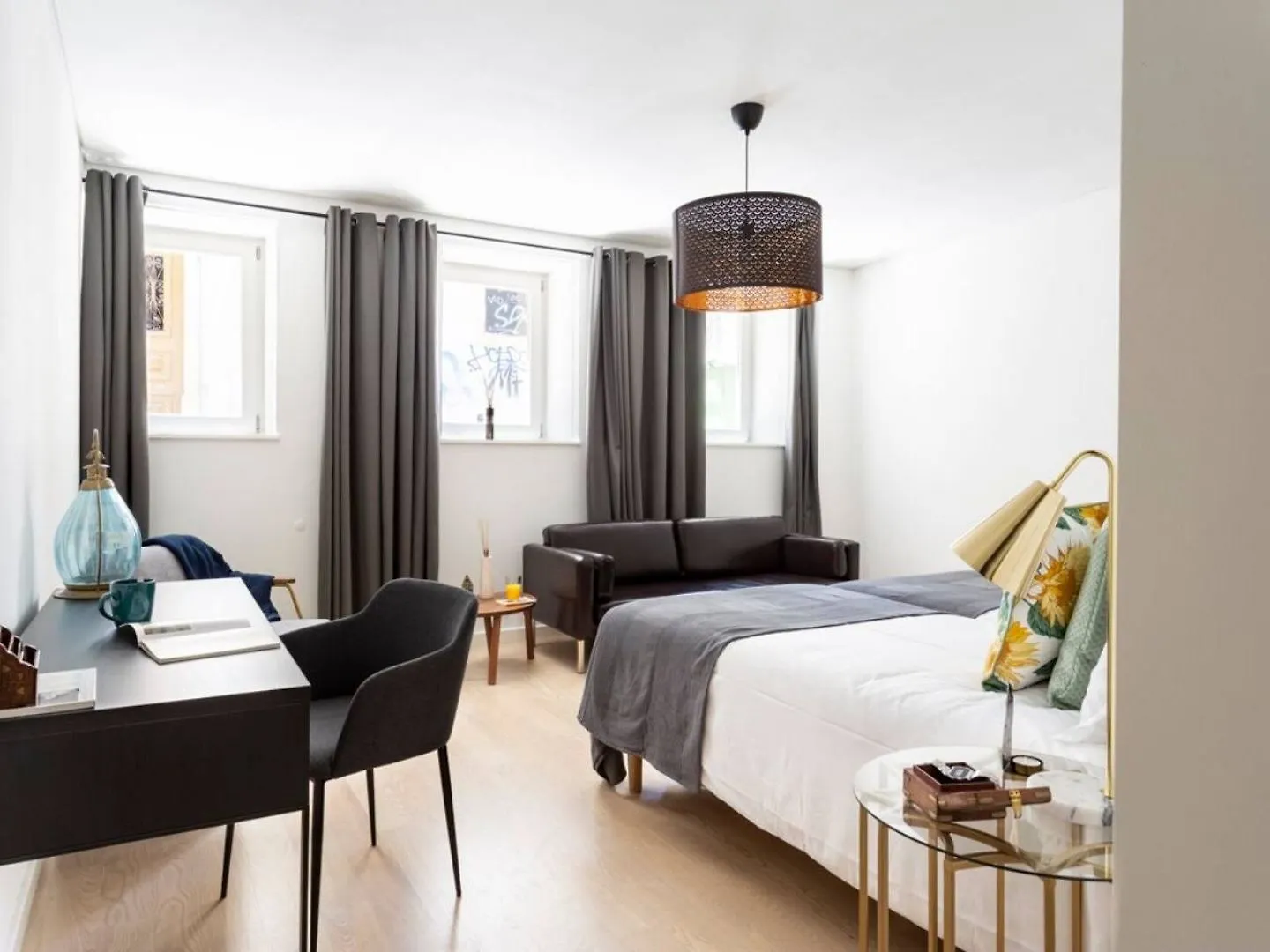 Lisboa Altido Bright And Elegant 1Br Home With Workspace And Huge Terrace In Pena, Close By Viewpoint البرتغال