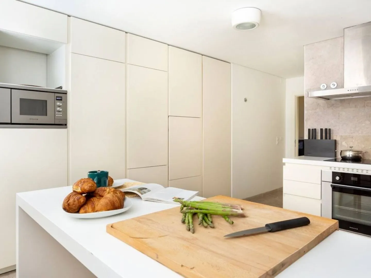 شقة Lisboa Altido Bright And Elegant 1Br Home With Workspace And Huge Terrace In Pena, Close By Viewpoint